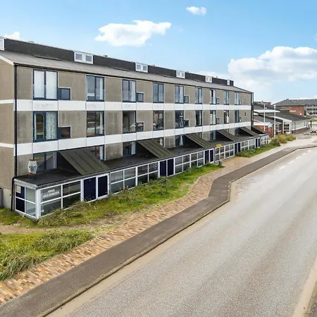 1 Bedroom Front In