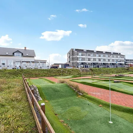 2 Bedroom Beautiful In Lägenhet Fanø