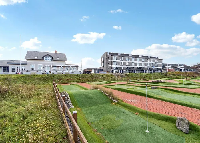 2 Bedroom Beautiful In Appartement Fanø